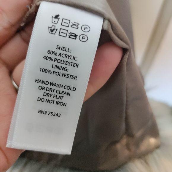 Women's Faux Fur Vest in Gray - Picture 4 of 5